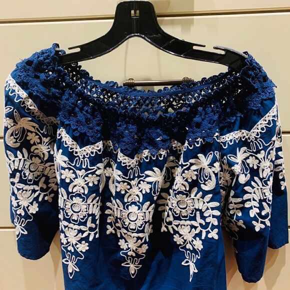 Navy blue Embroidered off shoulder - Picture 3 of 3